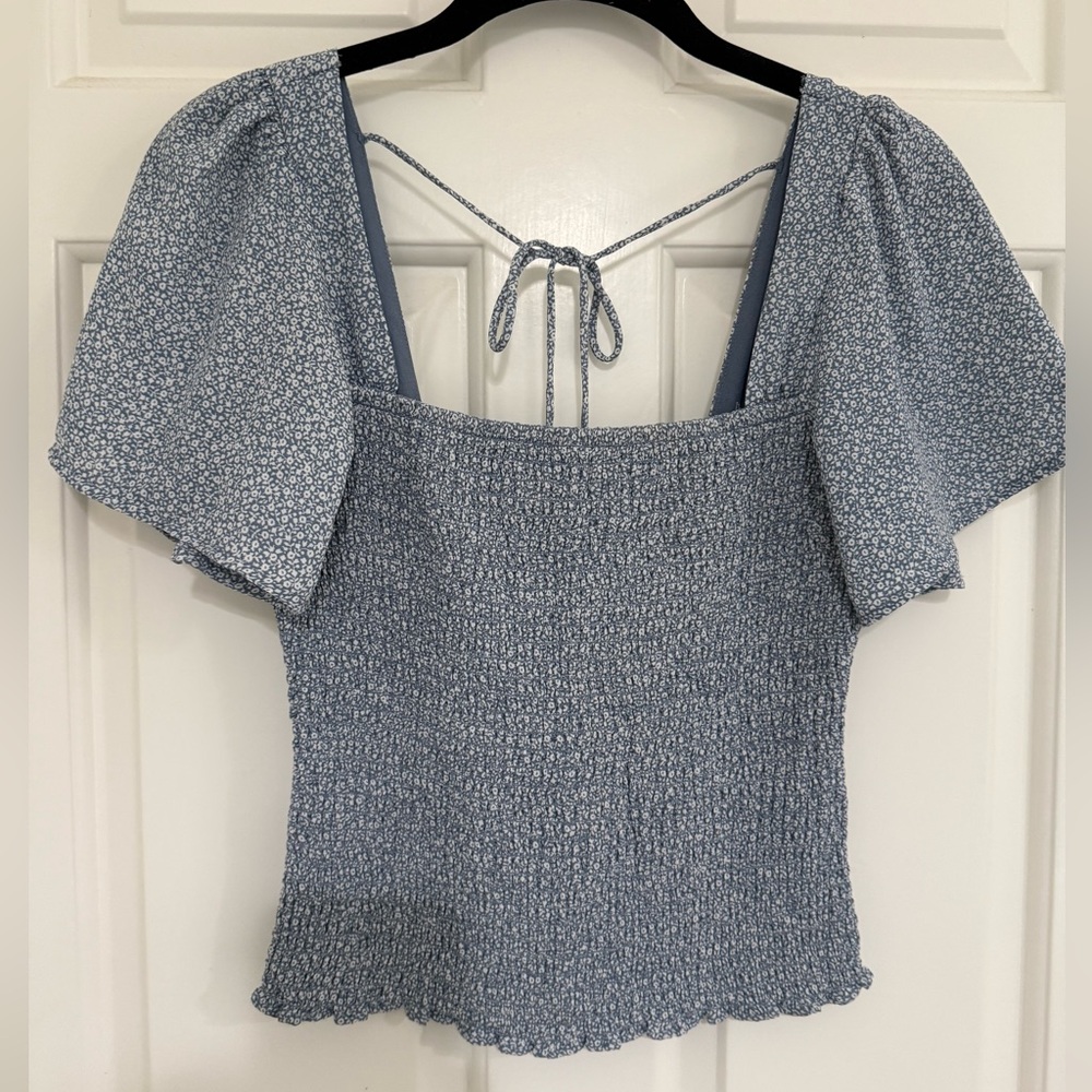 Abercrombie and fitch blue and white floral top